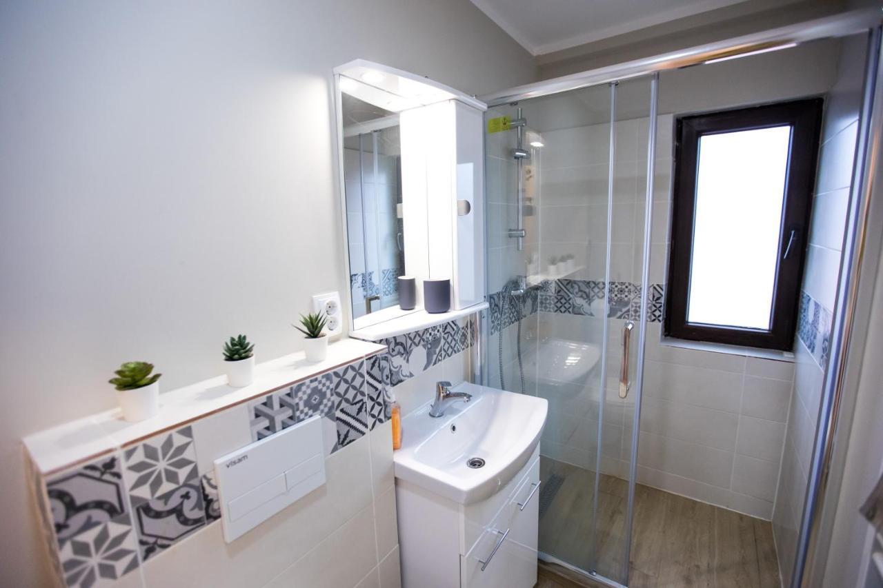 Travel Homzzz Central Apartments - Tusnad Târgu-Mureş エクステリア 写真